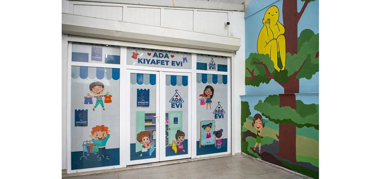ADA KIYAFET EVİ KUŞADALI &Ccedil;OCUKLARIN DAİMA YANINDA