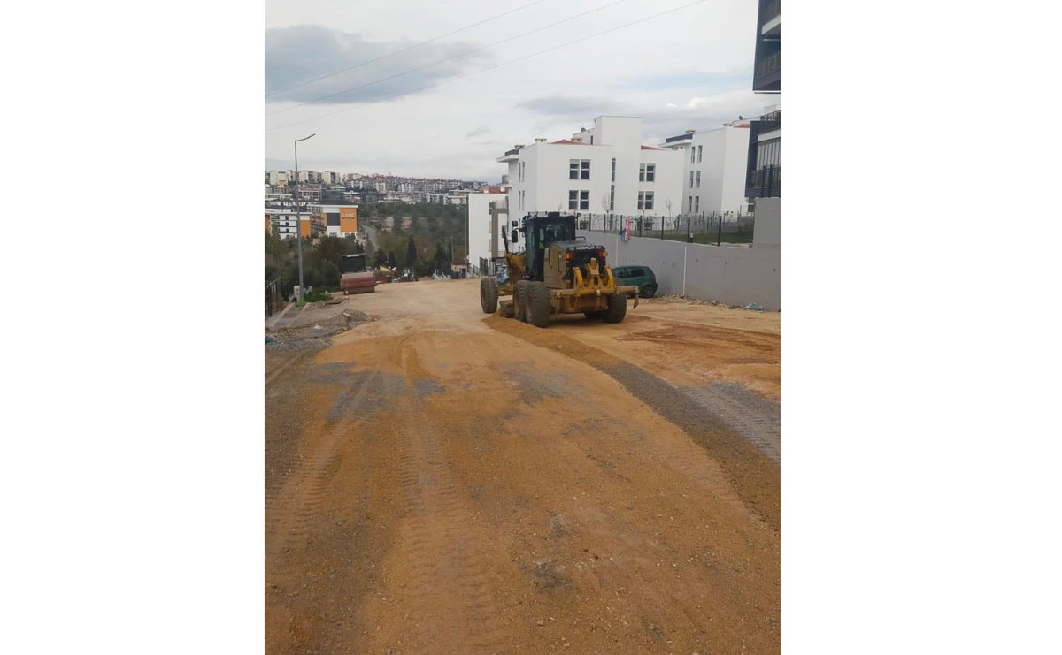 AYDIN BÜYÜKŞEHİR BELEDİYESİ, KUŞADASI’NIN YOLLARINI YENİLEMEYİ SÜRDÜRÜYOR