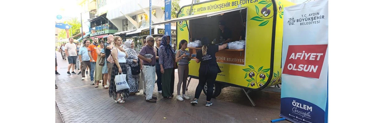 AYDIN B&Uuml;Y&Uuml;KŞEHİR BELEDİYESİ&rsquo;NDEN VATANDAŞLARA AŞURE İKRAMI