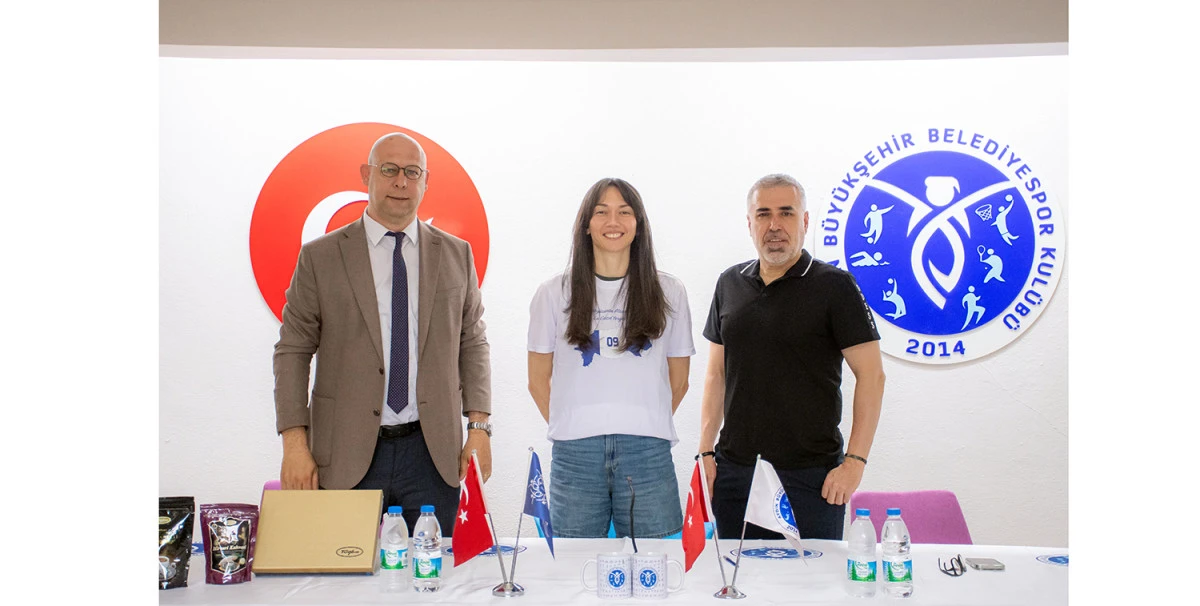 AYDIN BÜYÜKŞEHİR BELEDİYESPOR, KAPTAN FATMA ŞEKERCİ İLE YOLA DEVAM EDİYOR