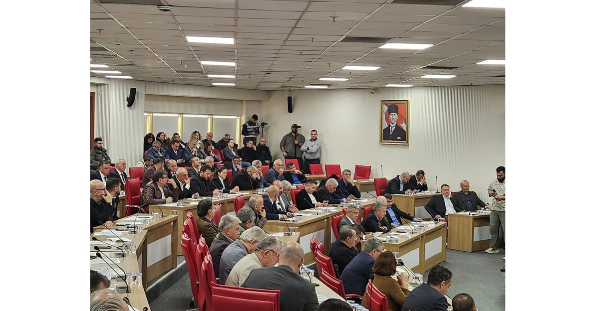 AYDIN’IN HALK SAĞLIĞI ÖZLEM ÇERÇİOĞLU’NUN SİYASİ HIRSINA KURBAN EDİLDİ