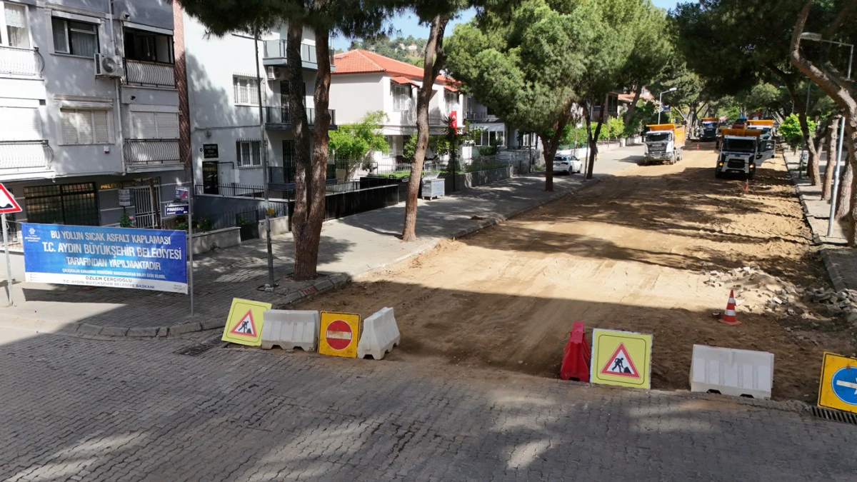 AYDIN’IN TÜM İLÇELERİNDE YOL YAPIM VE YENİLEME ÇALIŞMALARINI
