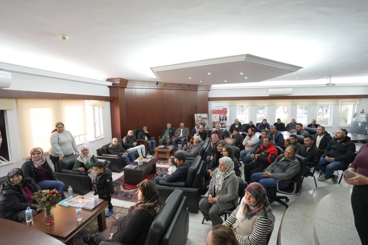 BALAT MAHALLESİ SAKİNLERİ, BAŞKAN HATİCE GEN&Ccedil;AY&rsquo;A DESTEK ZİYARETİNDE BULUNDU