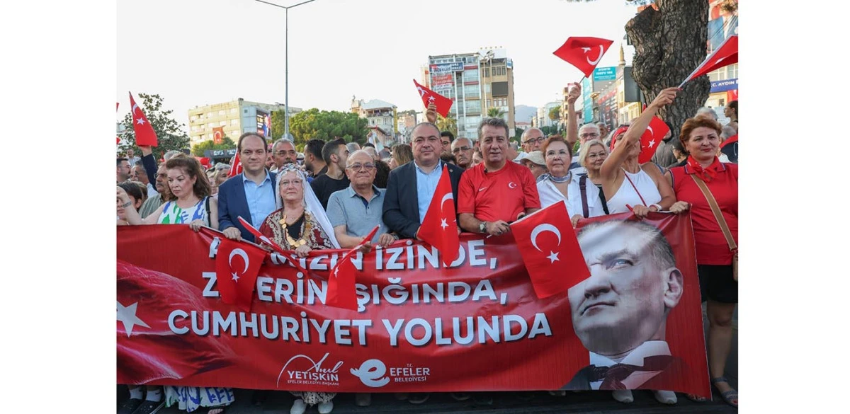 BAŞKAN ANIL YETİŞKİN 30 AĞUSTOS COŞKUSUNU EFELER&rsquo;DE D&Ouml;RT BİR YANA TAŞIDI