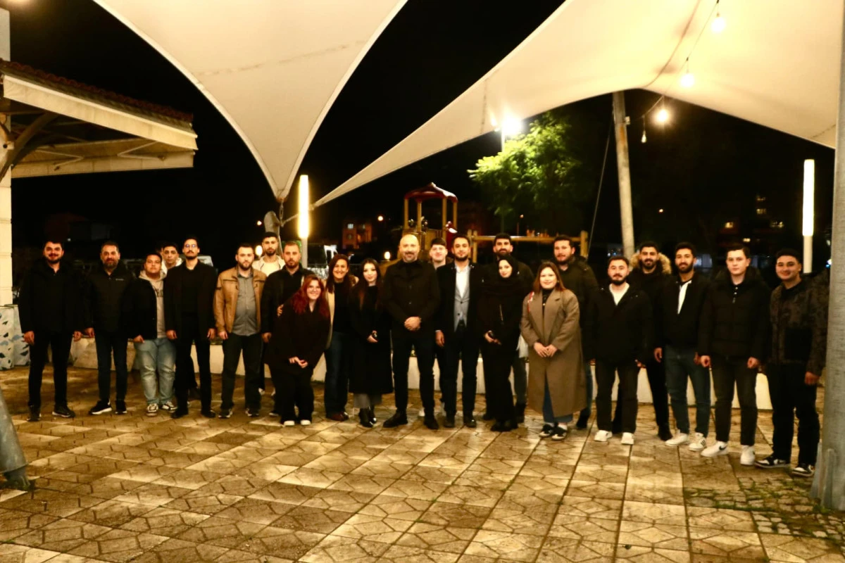 BAŞKAN ARIKAN, AK PARTİLİ GEN&Ccedil;LERLE BULUŞTU