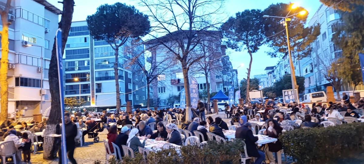 BAŞKAN &Ccedil;ER&Ccedil;İOĞLU BİNLERCE VATANDAŞI HER G&Uuml;N İFTAR SOFRALARINDA  BULUŞTURMAYI S&Uuml;RD&Uuml;R&Uuml;YOR