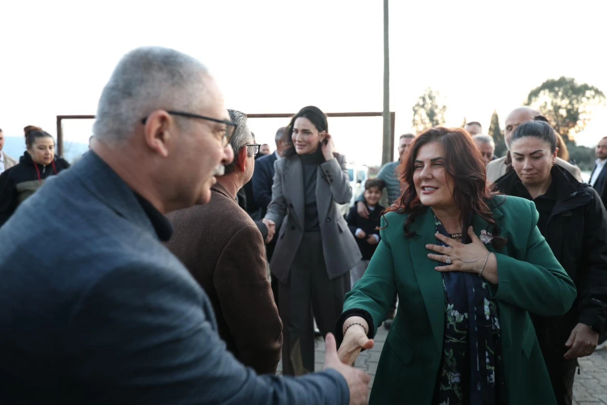 BAŞKAN &Ccedil;ER&Ccedil;İOĞLU İNCİRLİOVA'DA KURULAN İFTAR SOFRASINDA VATANDAŞLARLA BİR ARAYA GELDİ