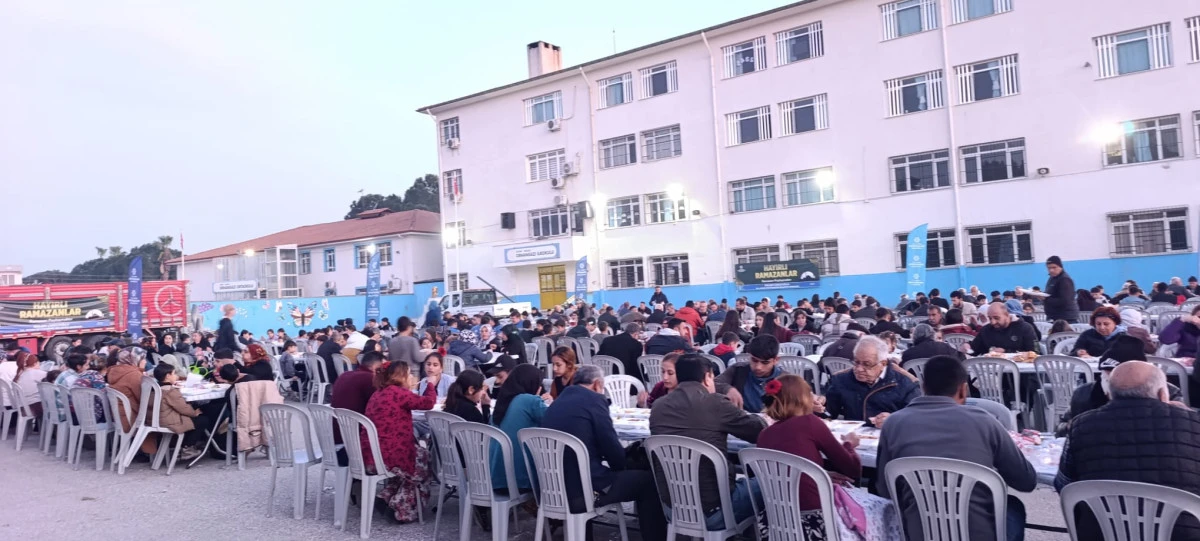 BAŞKAN &Ccedil;ER&Ccedil;İOĞLU RAMAZAN AYININ BEREKETİNİ HER G&Uuml;N AYDIN&rsquo;IN D&Ouml;RT BİR YANINA TAŞIYOR