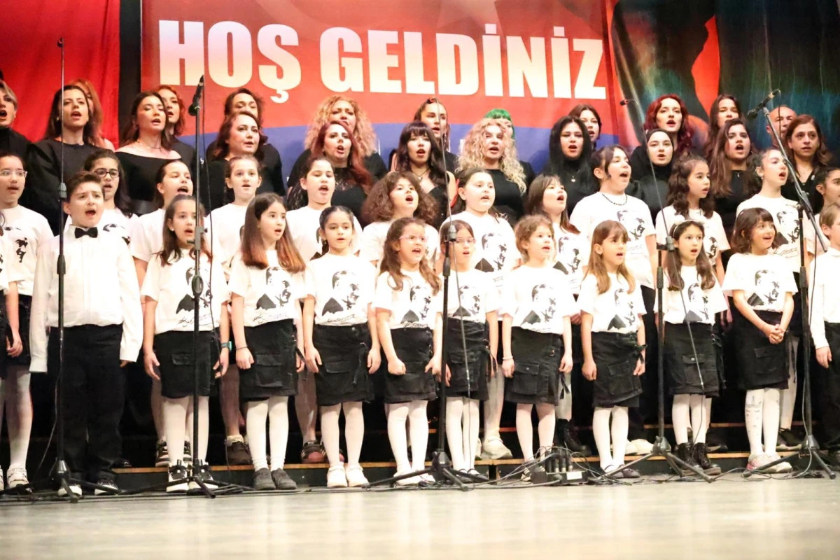 BAŞKAN &Ccedil;ER&Ccedil;İOĞLU VATANDAŞLARI 18 MART ŞEHİTLERİMİZE SAYGI KONSERİ İLE BULUŞTURDU