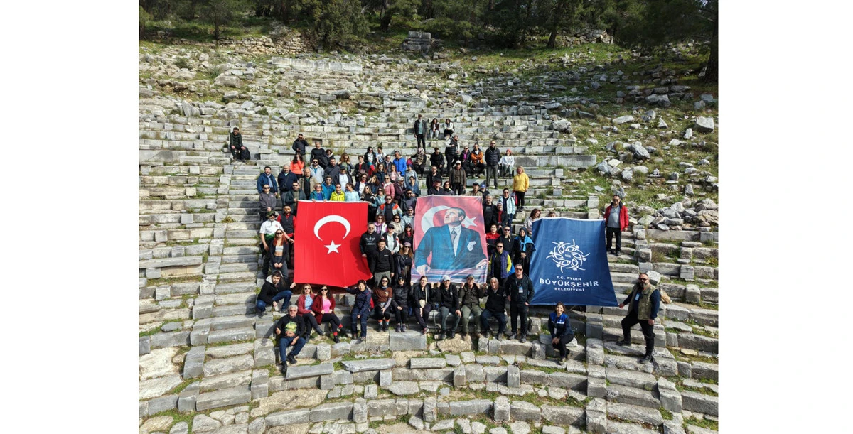 BAŞKAN &Ccedil;ER&Ccedil;İOĞLU VATANDAŞLARI PRİENE ANTİK KENTİ&rsquo;NDE  EŞSİZ TREKKİNG ETKİNLİĞİ İLE BULUŞTURDU