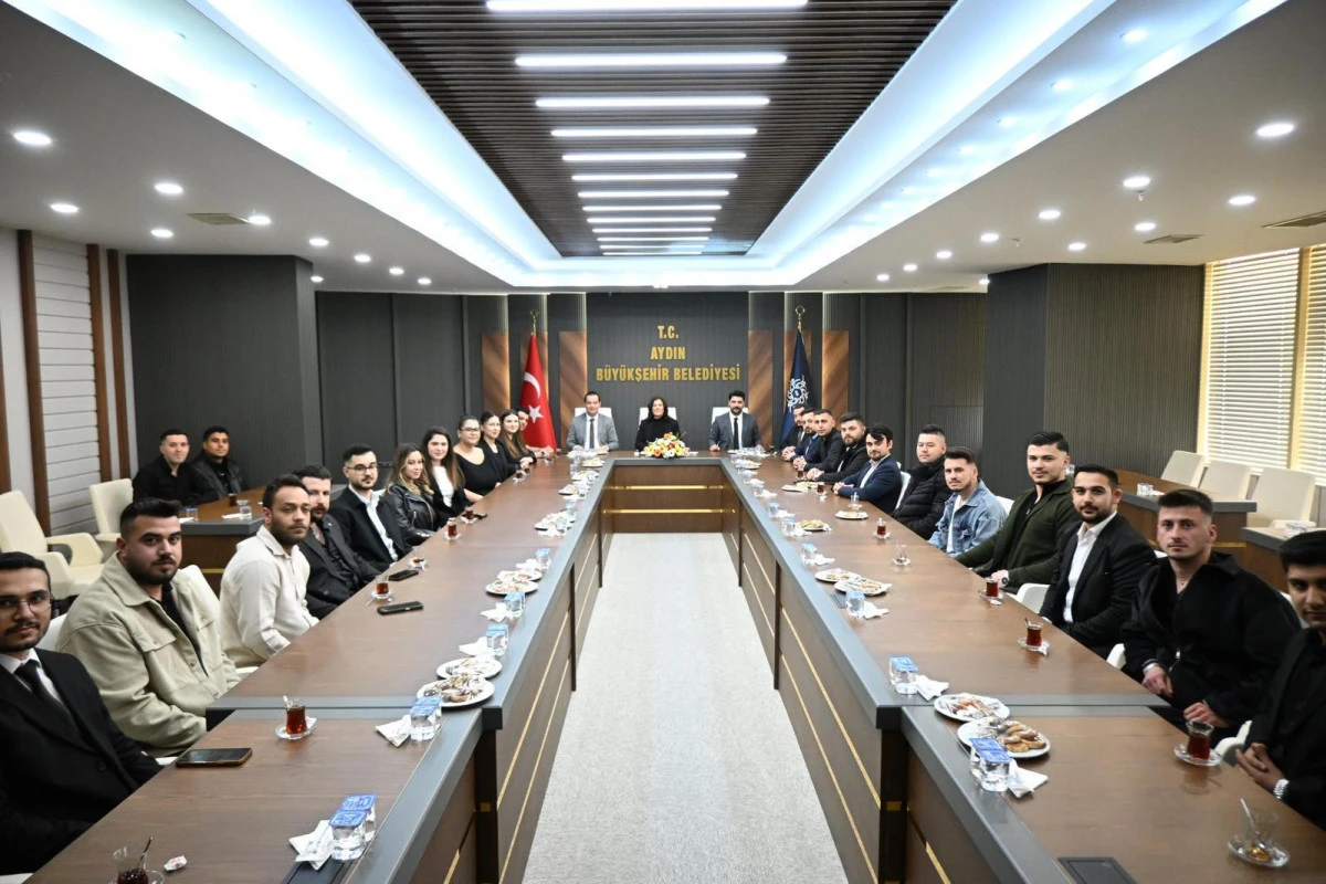 BAŞKAN &Ccedil;ER&Ccedil;İOĞLU&rsquo;NA AK PARTİ GEN&Ccedil;LİK KOLLARI&rsquo;NDAN ZİYARET