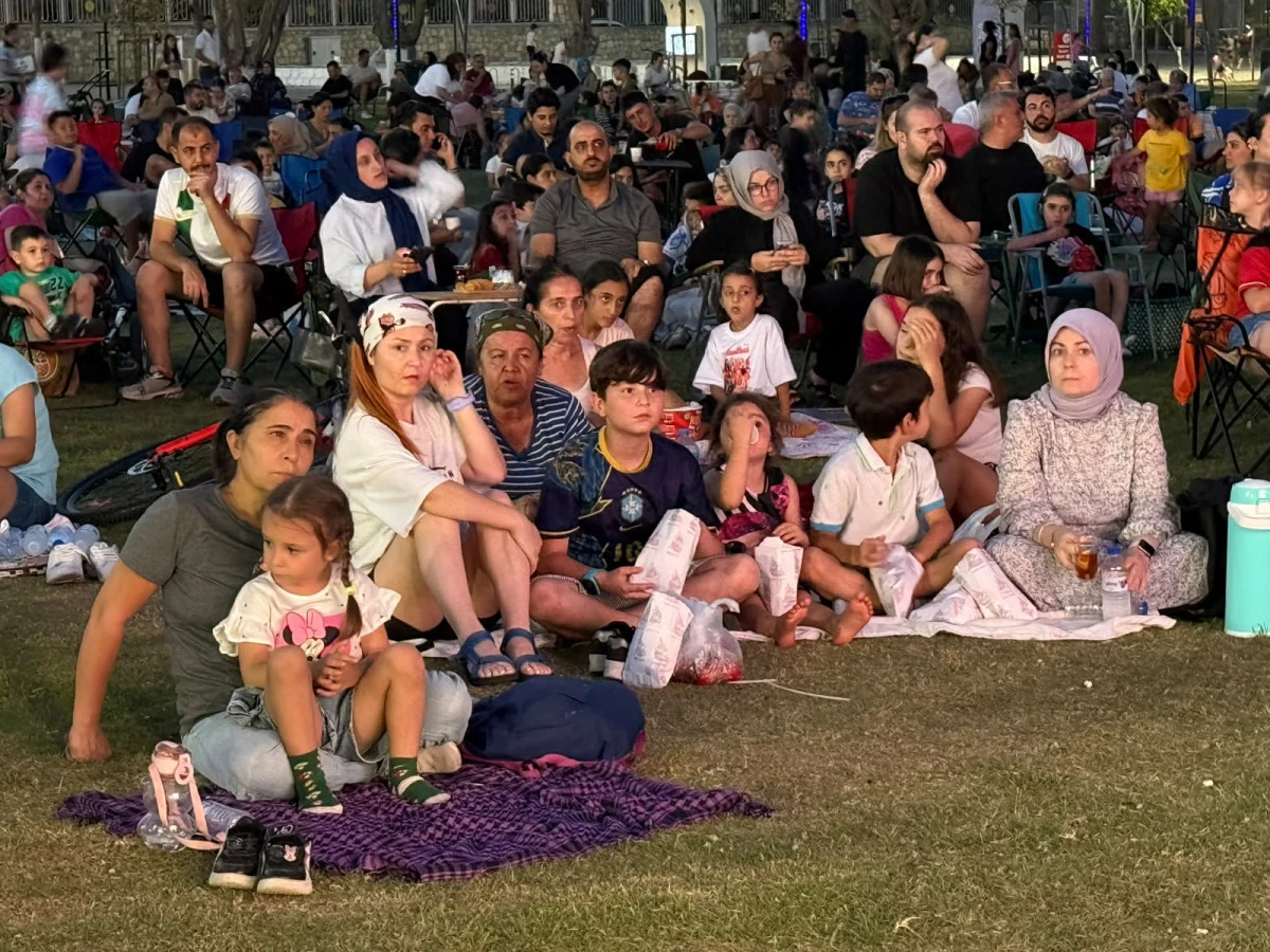 BAŞKAN &Ccedil;ER&Ccedil;İOĞLU&rsquo;NUN AYDIN&rsquo;A KAZANDIRDIĞI TEKSTİL PARK VE MİMAR SİNAN PARK&rsquo;TA A&Ccedil;IK HAVA SİNEMASI