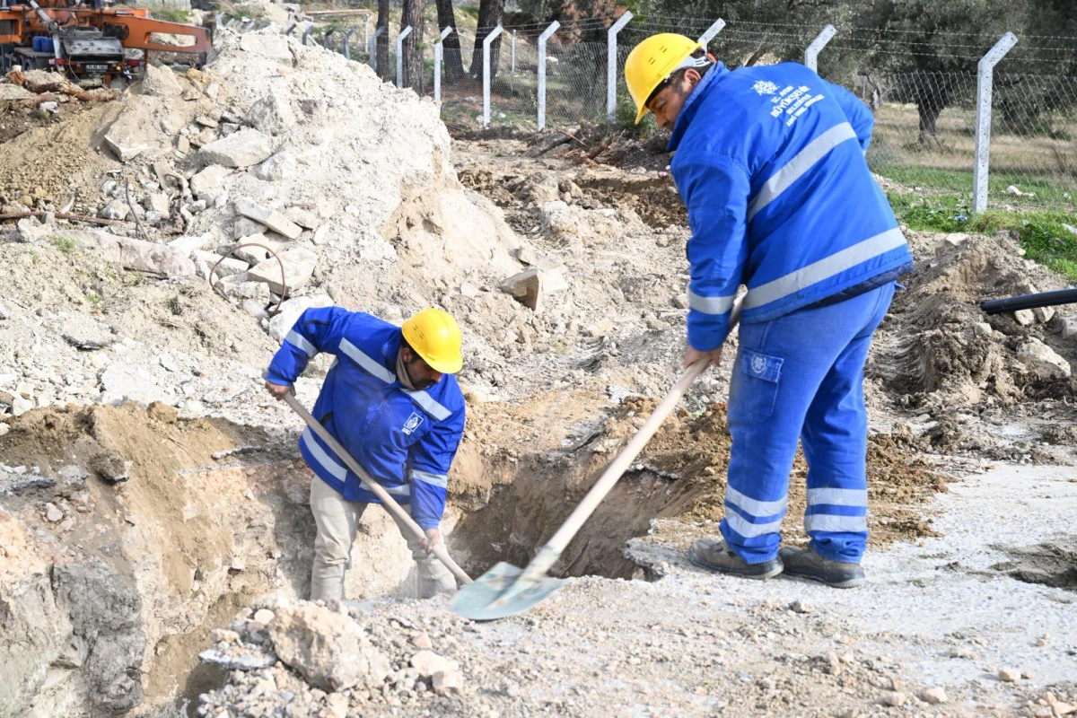 BAŞKAN &Ccedil;ER&Ccedil;İOĞLU&rsquo;NUN &Ccedil;ALIŞMALARI İLE DAVUTLAR MAHALLESİ&rsquo;NİN ALTYAPISI G&Uuml;&Ccedil;LENİYOR