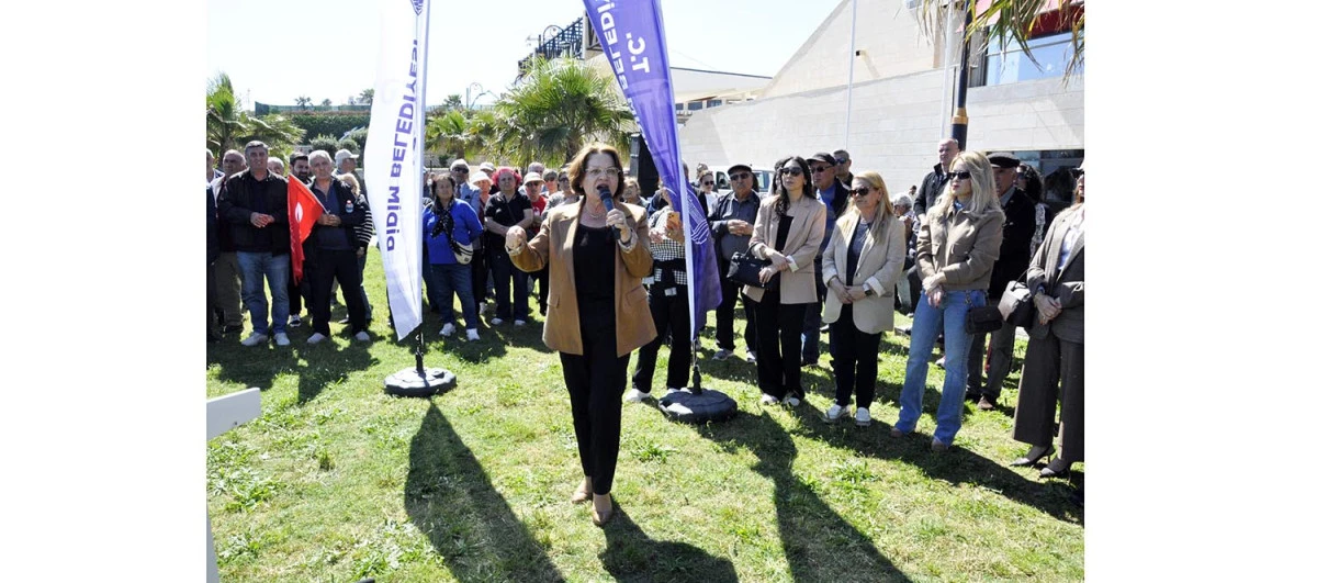 BAŞKAN HATİCE GEN&Ccedil;AY, AMFİ TİYATRO &Ouml;N&Uuml;NDEKİ YEŞİL ALANLA İLGİLİ A&Ccedil;IKLAMALARDA BULUNDU