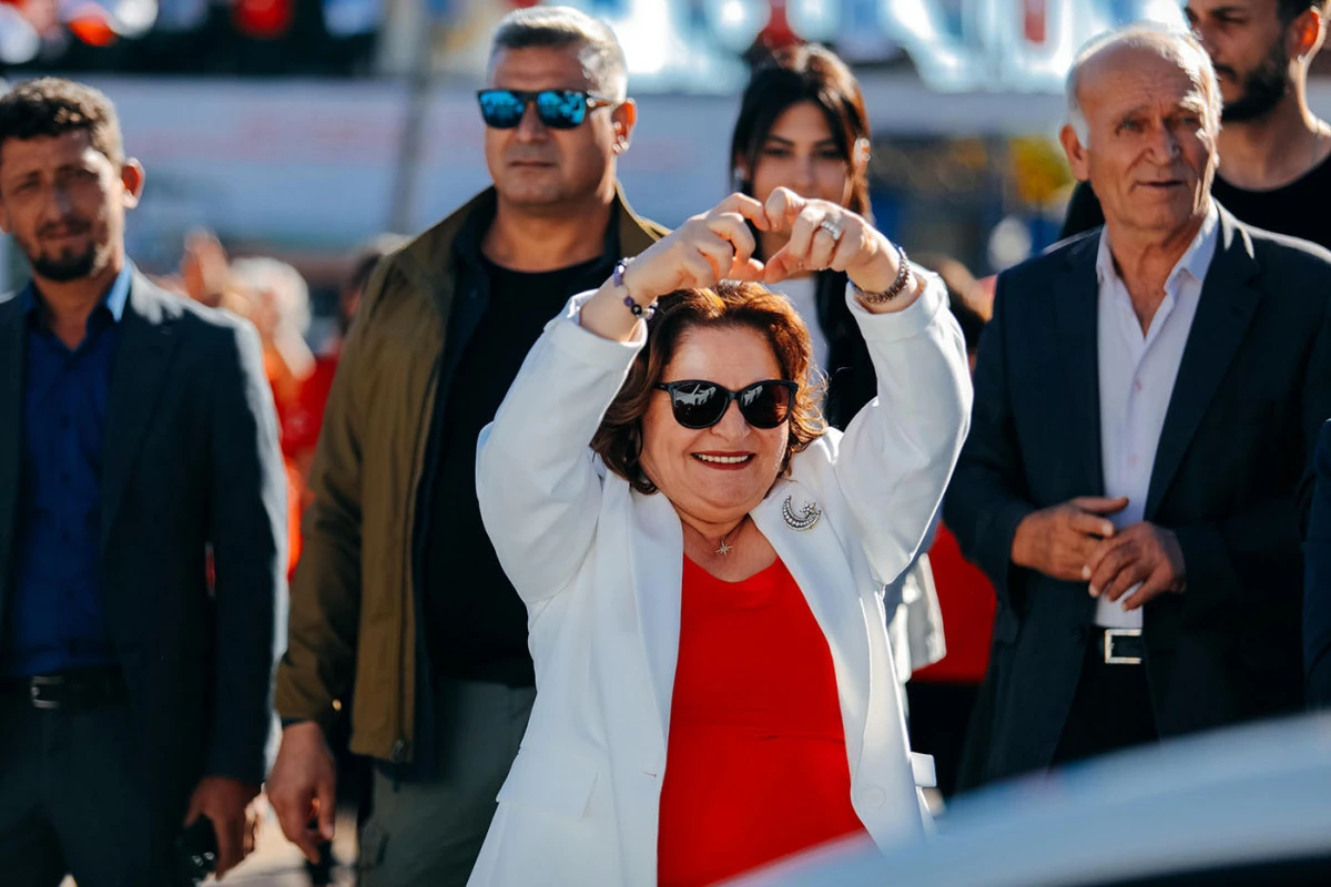 BAŞKAN HATİCE GENÇAY, CUMHURİYET BAYRAMI DOLAYISIYLA DÜZENLENEN  AKKÖY CUMHURİYET KONVOYUNA KATILDI