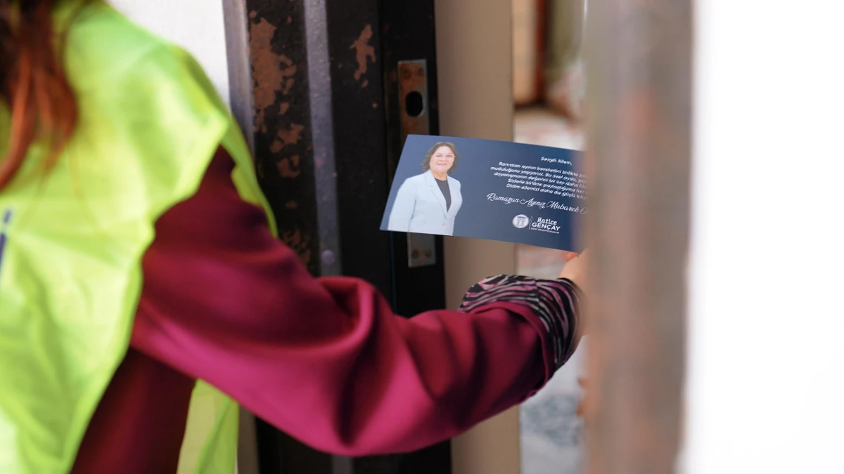 BAŞKAN HATİCE GEN&Ccedil;AY: &ldquo;RAMAZAN&rsquo;DA SOFRALARIMIZ PAYLAŞTIK&Ccedil;A G&Uuml;ZEL&rdquo;