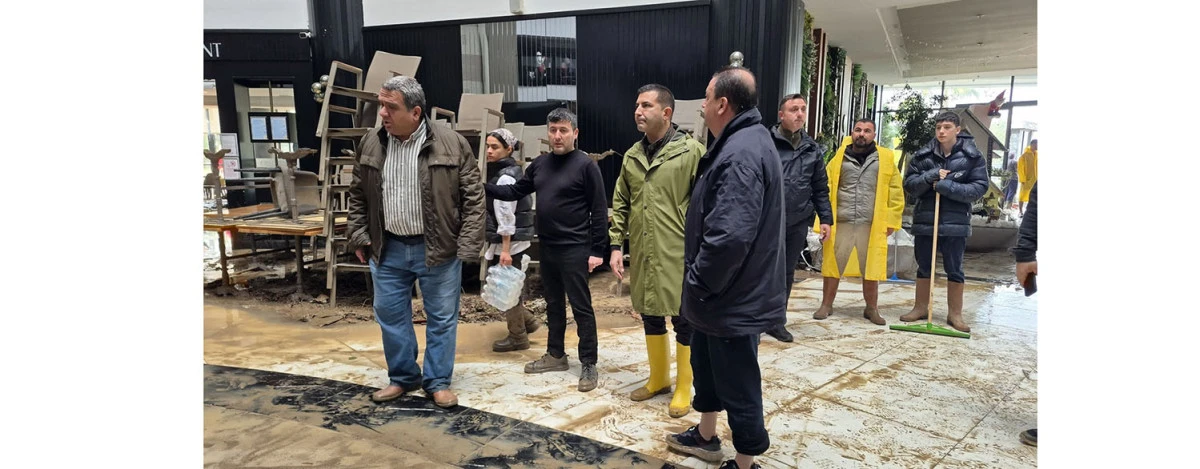 BAŞKAN &Ouml;MER G&Uuml;NEL SAHAYA İNDİ &ldquo;AFETLER, TEDBİRLER ALINIRSA YAŞANMAZ&rdquo;