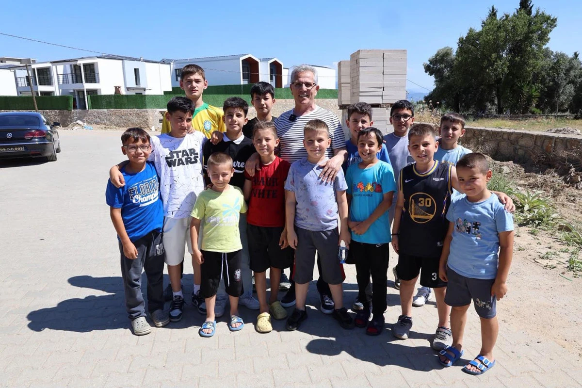 BAŞKAN TETİK SORUNLARI MAKAMDA DEĞİL YERİNDE DİNLİYOR