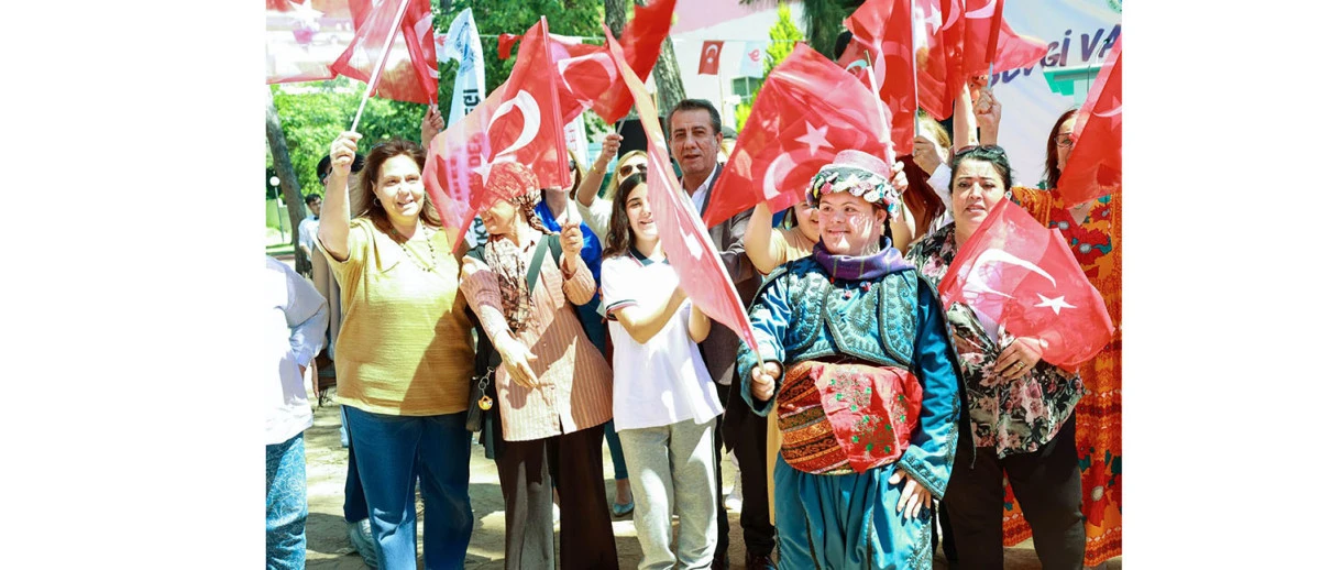 BAŞKAN YETİŞKİN İLE “SEVGİ VARSA ENGEL YOK”