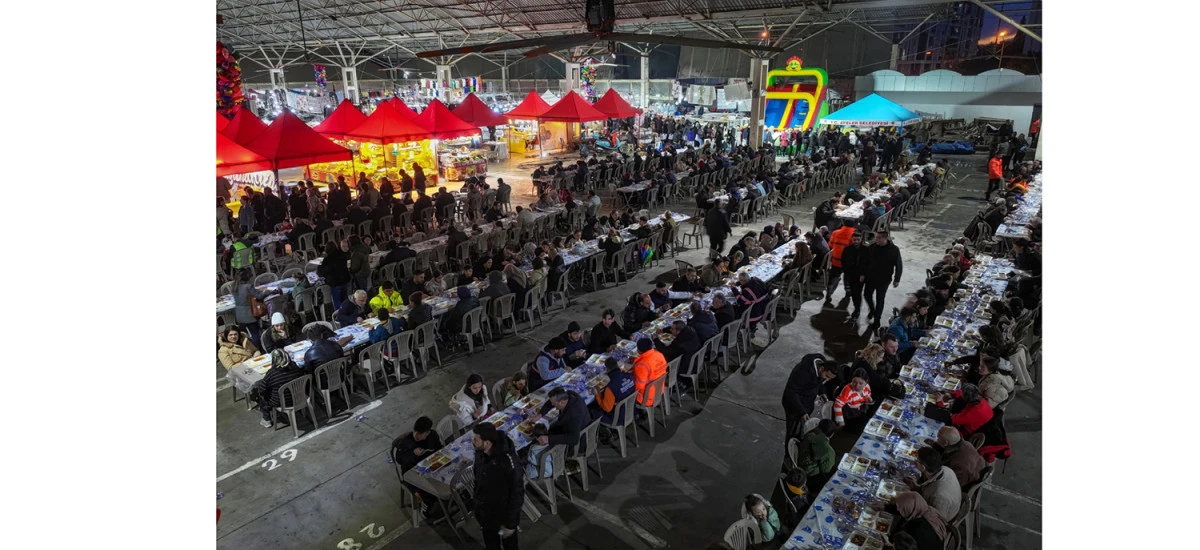 BAŞKAN YETİŞKİN&rsquo;İN İFTAR SOFRALARI BİNLERCE KİŞİYİ AĞIRLIYOR