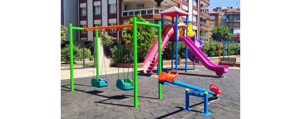 BAŞKAN YETİŞKİN’LE EFELER’İN PARKLARI DAHA GÜVENLİ VE TEMİZ