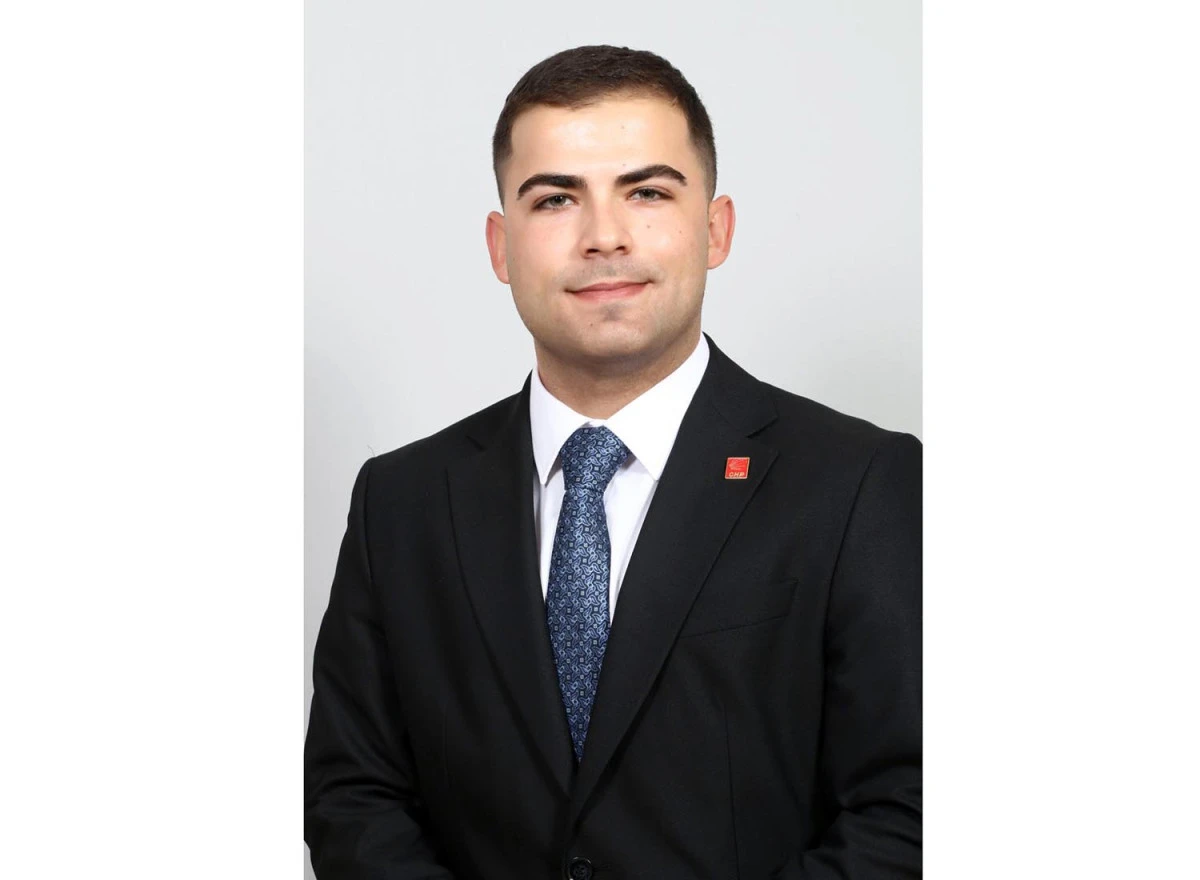 CHP DİDİM İL&Ccedil;EDE GEN&Ccedil;LER BUĞRA BEHRENK&rsquo;E EMANET