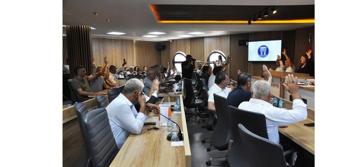 DİDİM BELEDİYE MECLİSİ'NDEN ANLAMLI VEFA: FERDİ ZEYREK'İN ADI PARKTA YAŞAYACAK