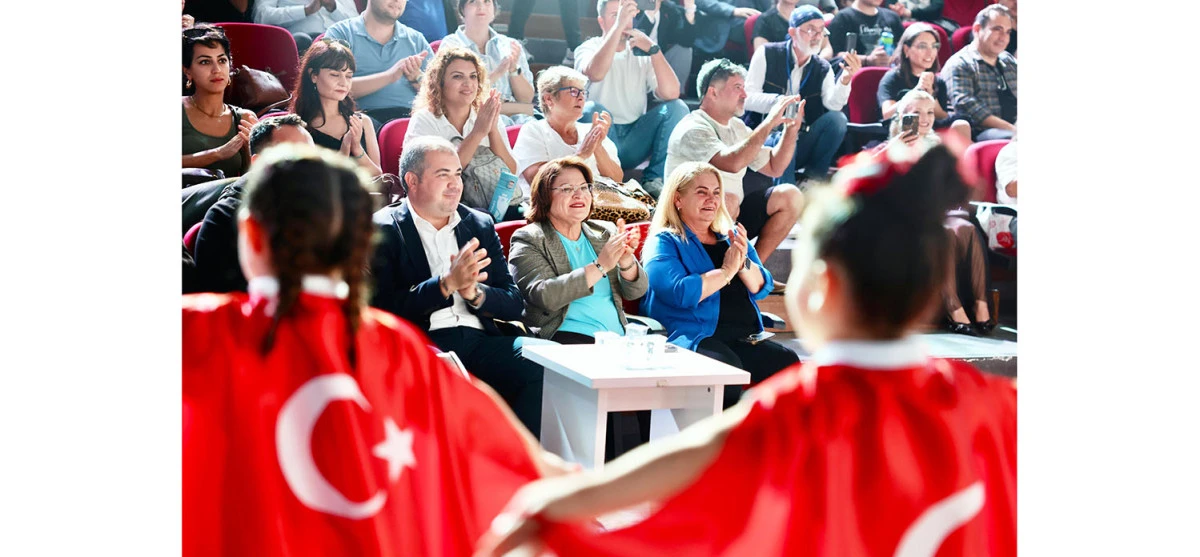 DİDİM BELEDİYESİ DENİZ YILDIZLARI KREŞ VE GÜNDÜZ BAKIMEVİ’NDE MİNİK YÜREKLER 29 EKİM CUMHURİYET BAYRAMI’NI COŞKUYLA KUTLADI