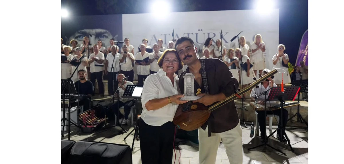DİDİM BELEDİYESİ HALK M&Uuml;ZİĞİ KOROSU KONSERİNE YOĞUN İLGİ