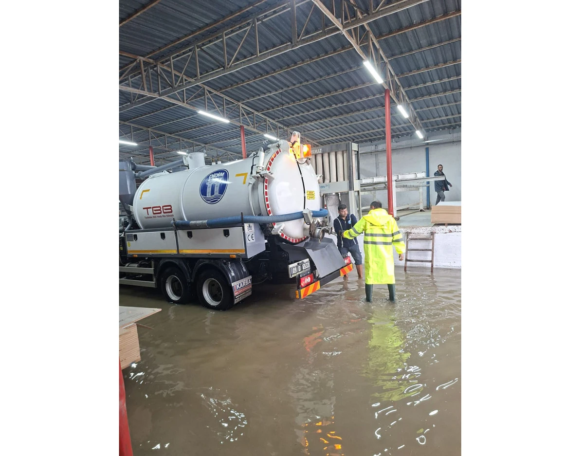 DİDİM BELEDİYESİ T&Uuml;M EKİPLERİYLE SAHADA