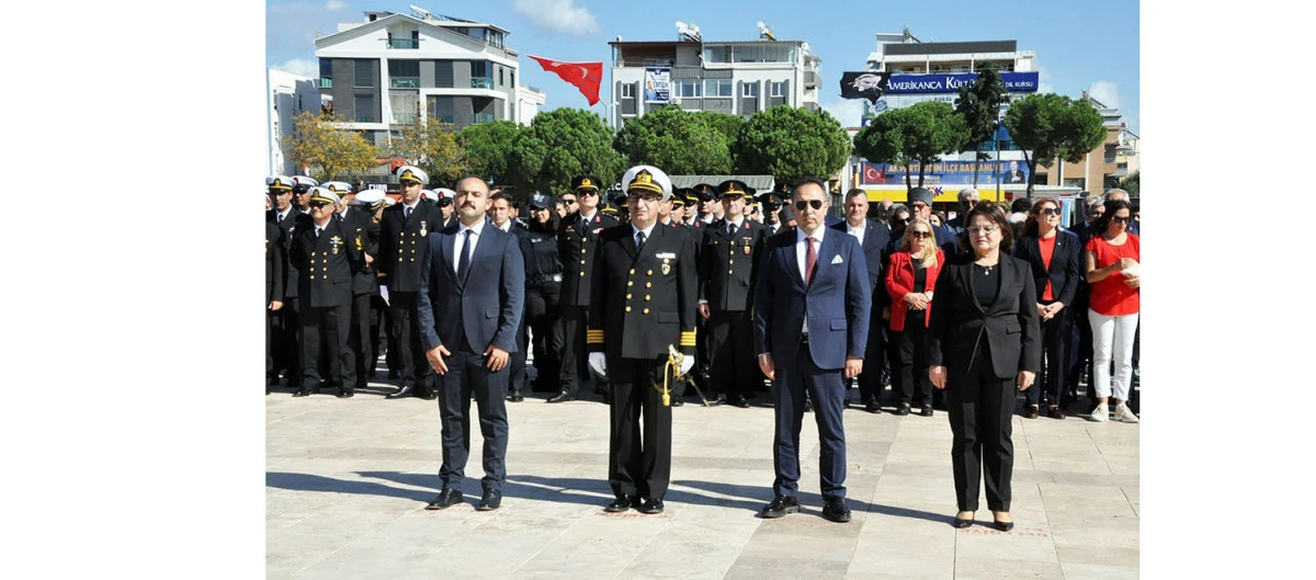 DİDİM’DE CUMHURİYET BAYRAMI KUTLAMALARI ÇELENK SUNUMU İLE BAŞLADI