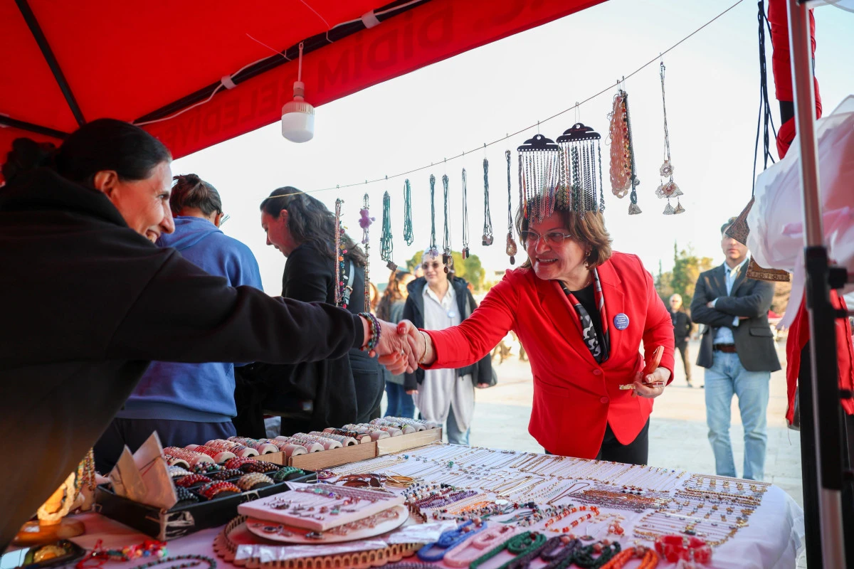 DİDİM&rsquo;DE EMEK&Ccedil;İ KADINLAR PAZARI KENT MEYDANI&rsquo;NDA A&Ccedil;ILDI
