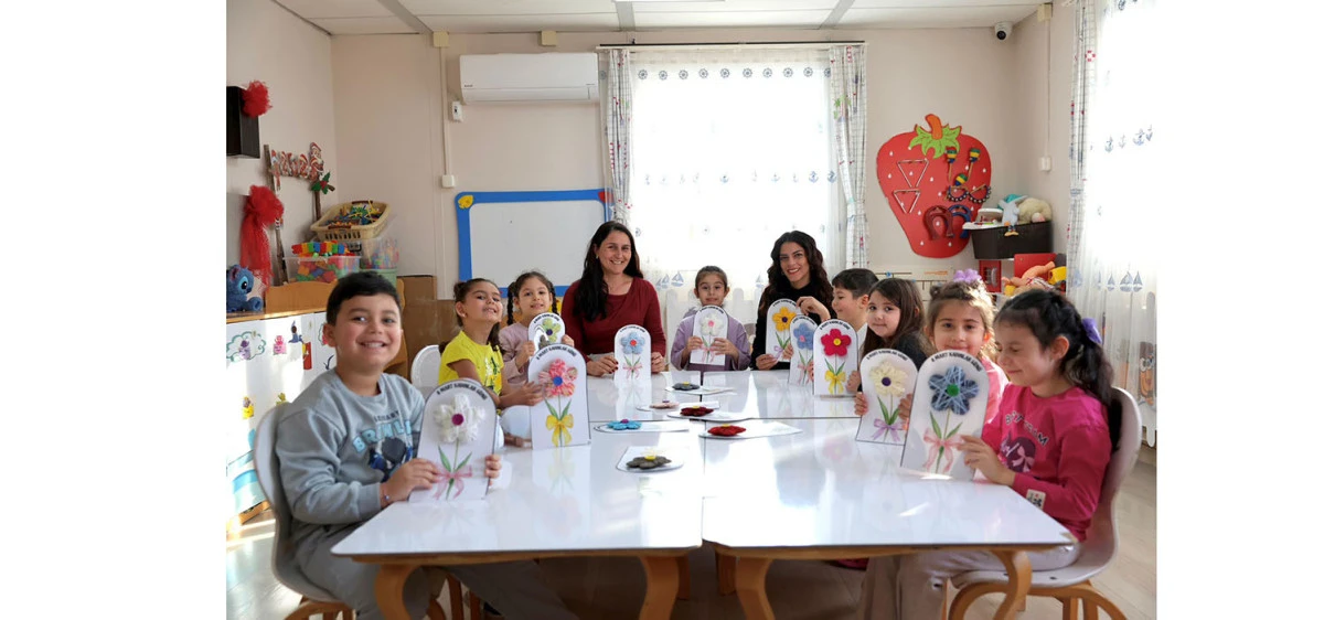 DİDİM&rsquo;DE MİNİKLERDEN KADINLAR G&Uuml;N&Uuml;&rsquo;NE RENKLİ DOKUNUŞ