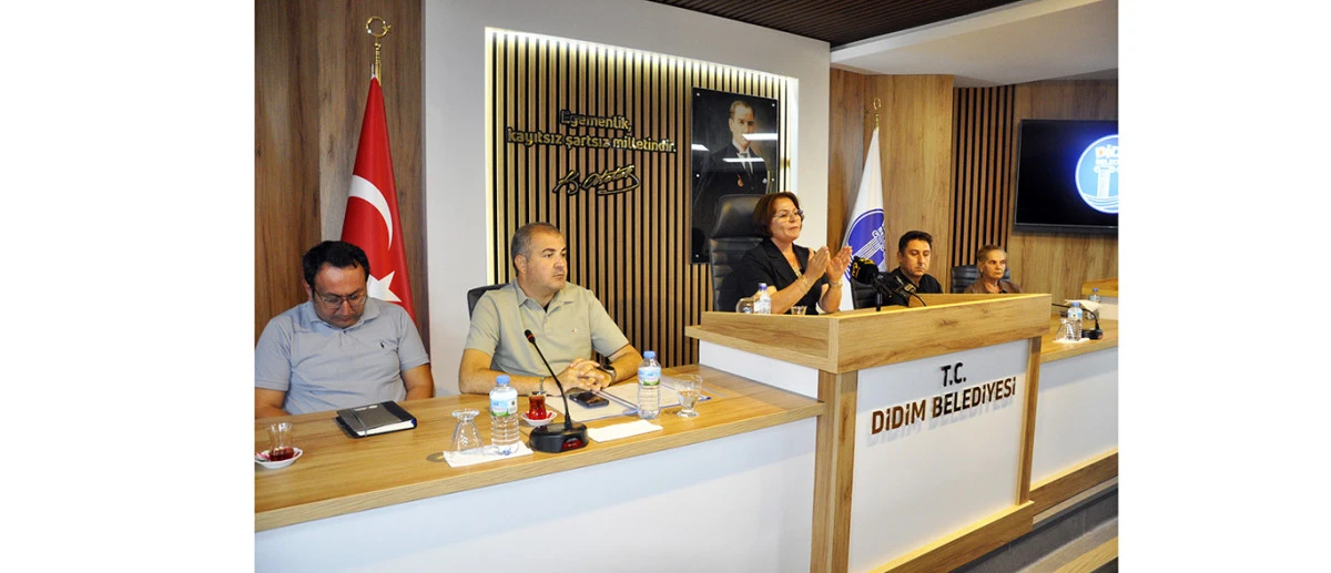DİDİM&rsquo;DE YATIRIM ŞAMPİYONLUĞUNDAN SİYASETTEKİ İSTİFA YANKISINA; HATICE GEN&Ccedil;AY BASINLA BULUŞTU!
