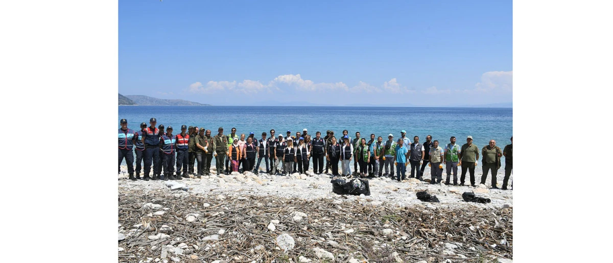 DOĞA HARİKASI MİLLİ PARK’TA KIYI TEMİZLİĞİ