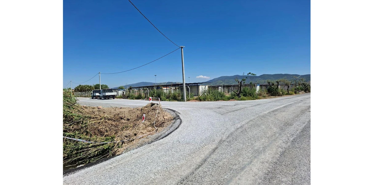 EFELER BELEDİYESİ ASFALTLAMA &Ccedil;ALIŞMALARINA DEVAM EDİYOR
