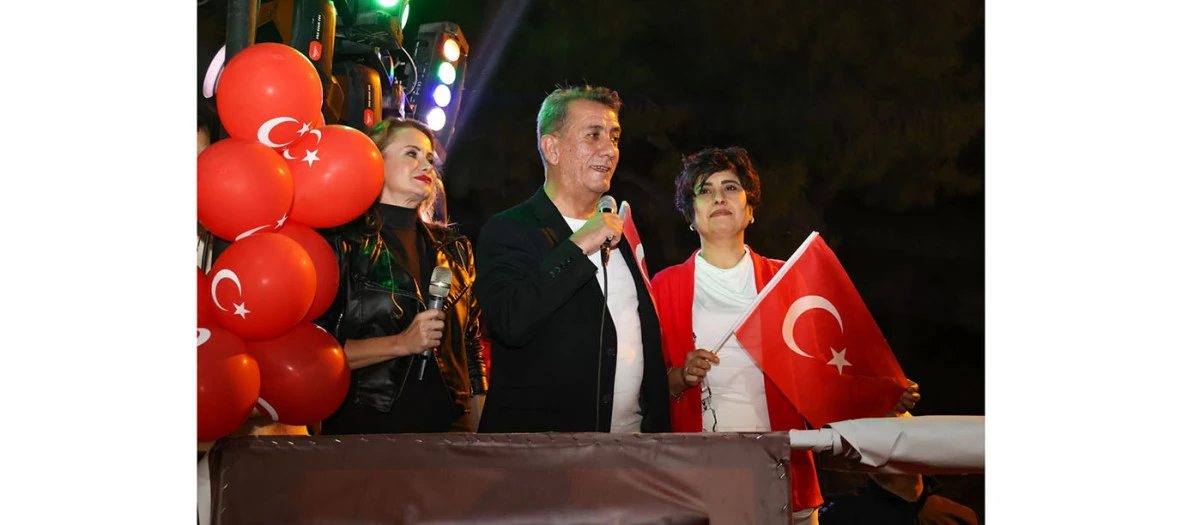 EFELER’DE BİNLERCE VATANDAŞ CUMHURİYET YÜRÜYÜŞÜ’NDE BULUŞTU