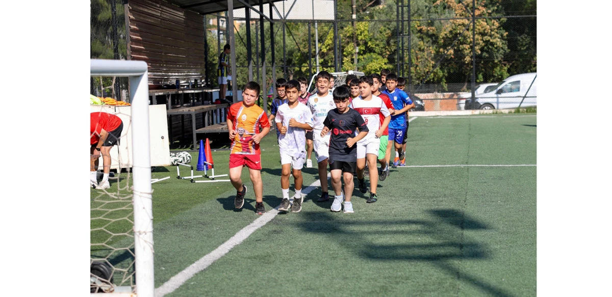 EFELER&rsquo;DE GELECEĞİN YILDIZLARI MEHMET ANBARLI SPOR TESİSLERİ&rsquo;NDE YETİŞİYOR