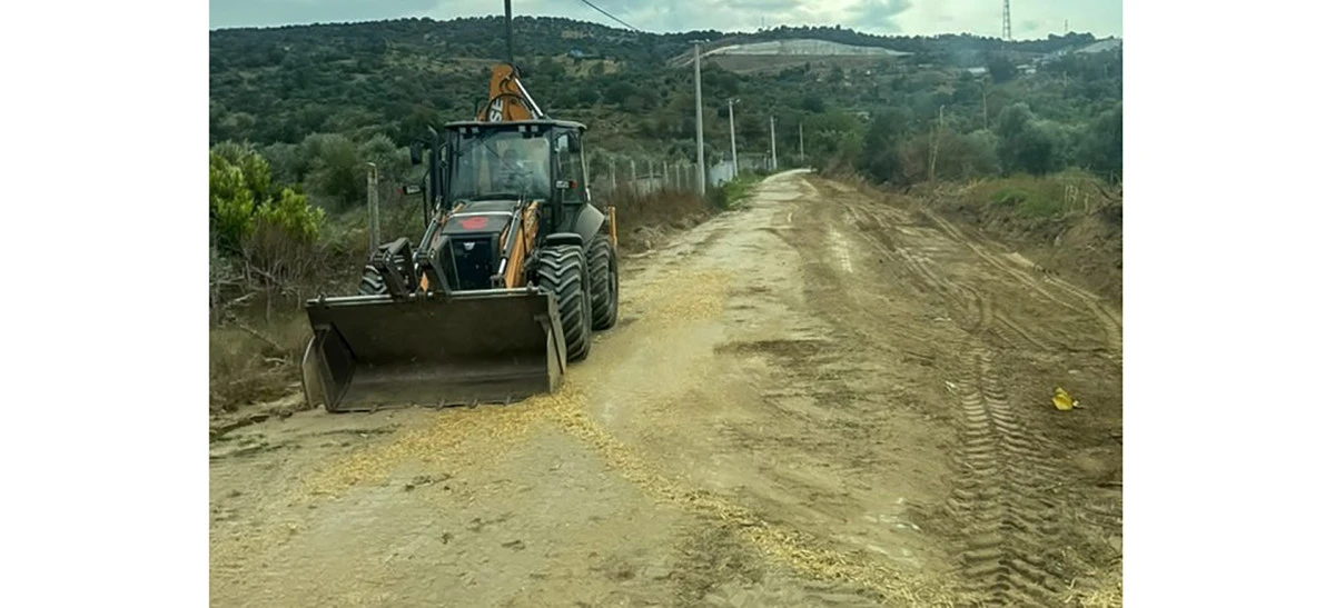 EFELER&rsquo;DE HASAR G&Ouml;REN TARIM ARAZİ YOLLARI A&Ccedil;ILIYOR