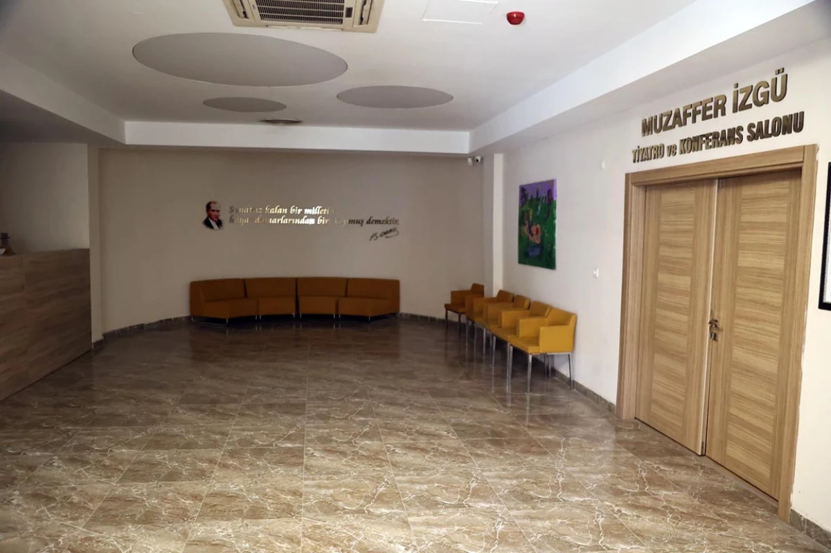 EFELER&rsquo;DE K&Uuml;LT&Uuml;R VE SANATIN YENİ ADRESİ MUZAFFER İZG&Uuml; OLDU