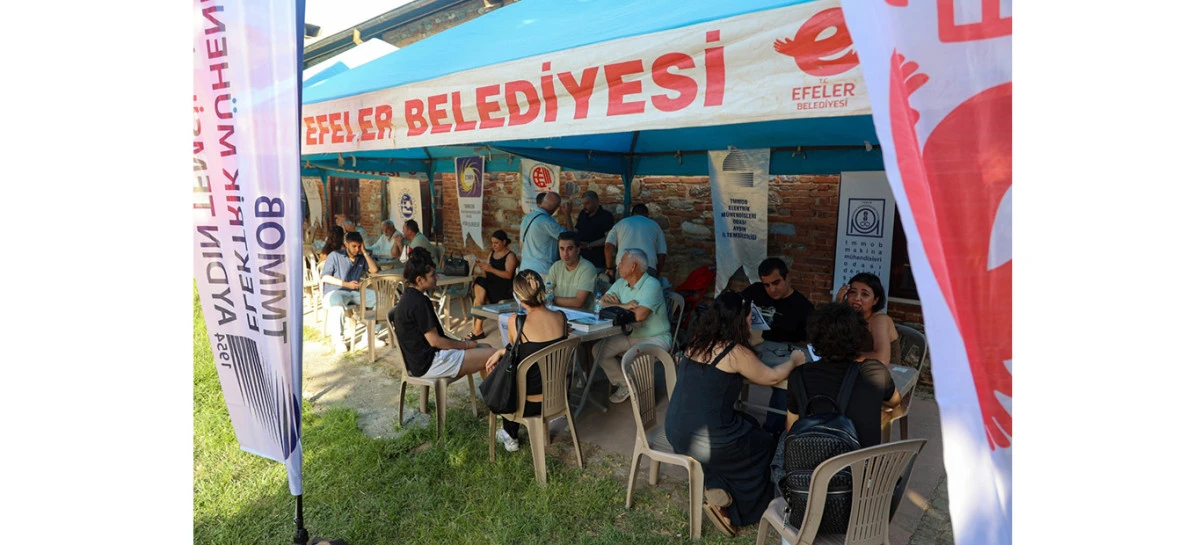 EFELER&rsquo;DE MESLEK TANITIM G&Uuml;NLERİ KAPILARINI A&Ccedil;TI:  BAŞKAN YETİŞKİN GEN&Ccedil;LER VE AİLELERLE BİR ARAYA GELDİ