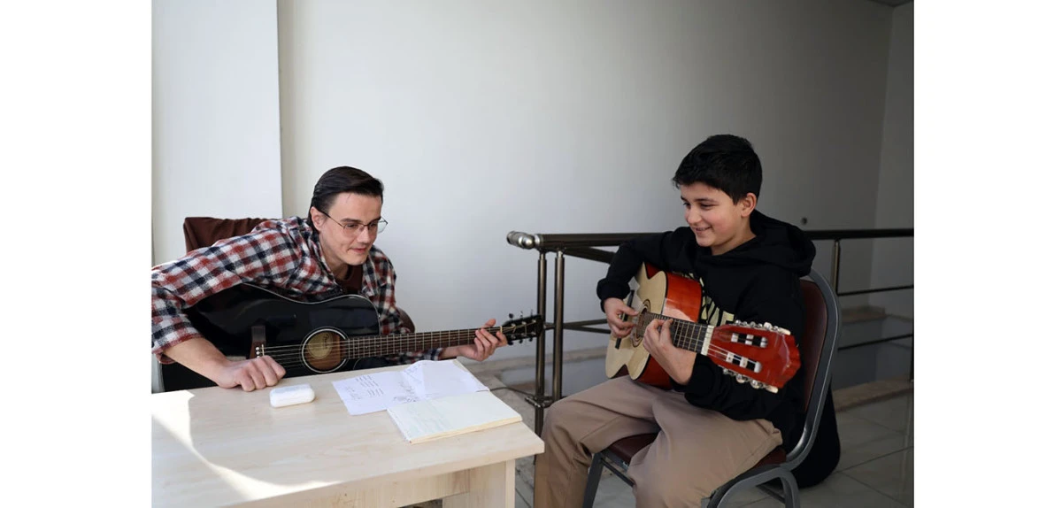 EFELER'DE SANAT ZAMANI: M&Uuml;ZİK AKADEMİSİ KURSLARI BAŞLIYOR