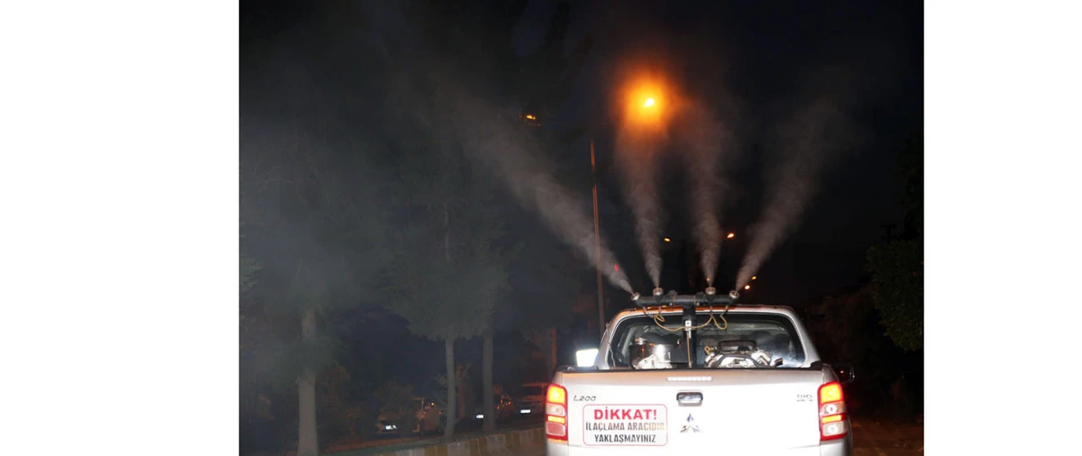 EFELER’DE SİNEKLERLE MÜCADELE ÇALIŞMALARINA BİR YENİSİ DAHA EKLENDİ GECE İLAÇLAMALARI BAŞLADI