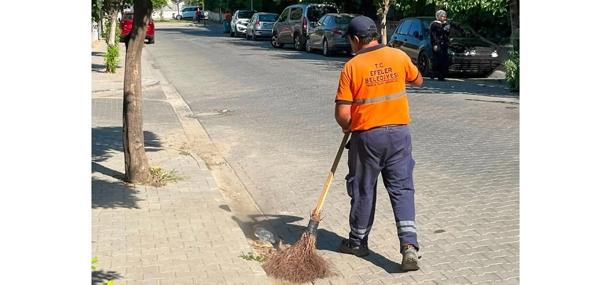 EFELER&rsquo;DE TEMİZLİK FAALİYETLERİ ARALIKSIZ DEVAM EDİYOR