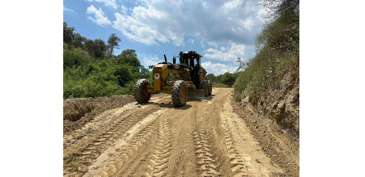 EFELER’DE YOLLAR BAŞKAN YETİŞKİN’LE YENİLENİYOR