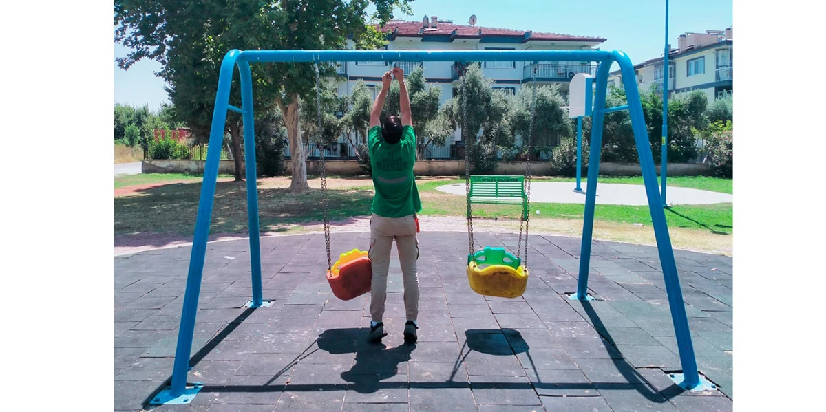 EFELER&rsquo;İN &Ccedil;OCUK PARKLARINDA G&Uuml;VENLİK MESAİSİ
