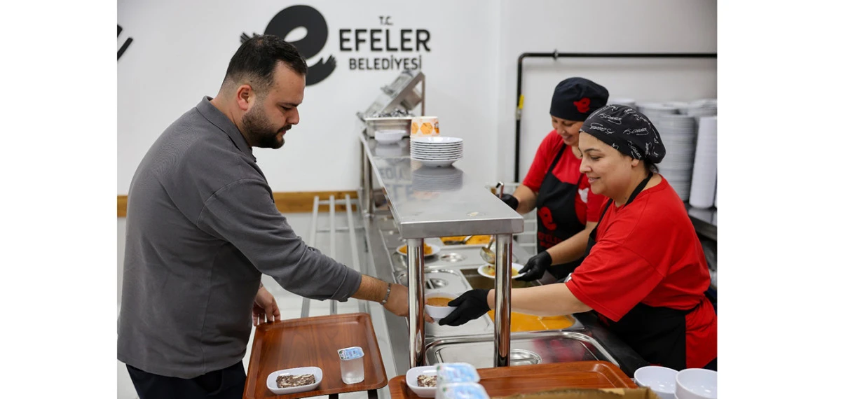 EFELER&rsquo;İN HALK SOFRASI MİSAFİRLERİNİ AĞIRLAMAYA DEVAM EDİYOR