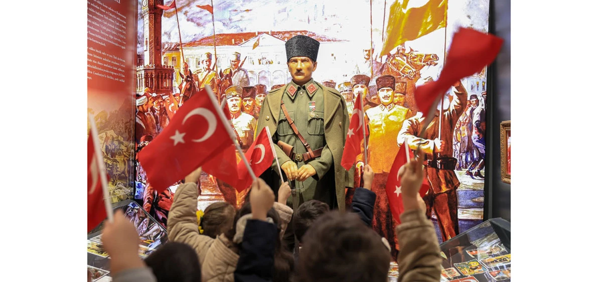 EFELER&rsquo;İN MİNİKLERİ TARİH YOLCUĞUNDA