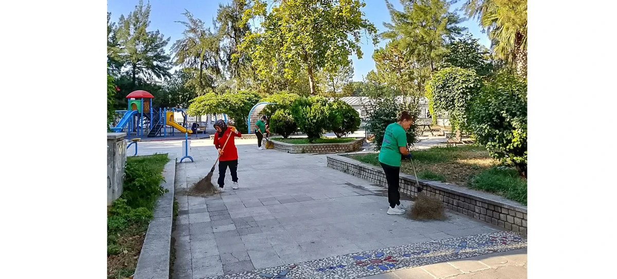EFELER’İN PARKLARINA ANNE ELİ DEĞİYOR
