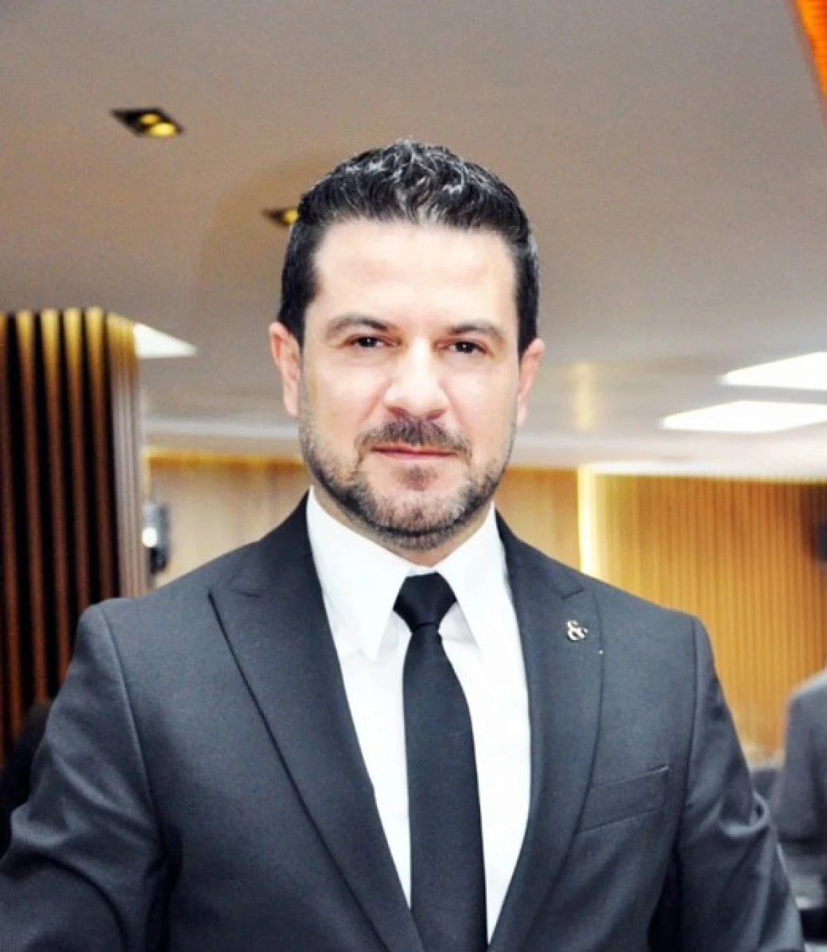 Emrah Irsık "G&ouml;z&uuml;n aydın Akb&uuml;k"